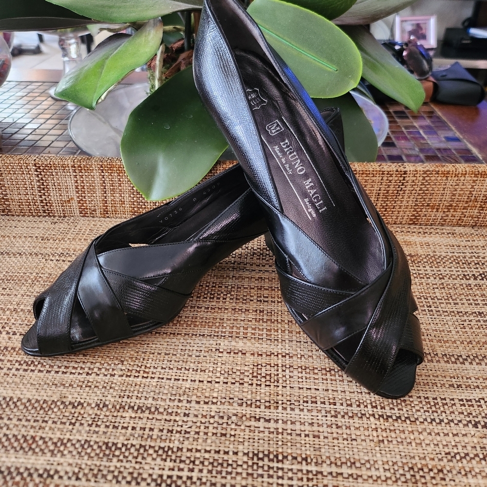 Bruno Magli made in Italy shoes size 36 NEW